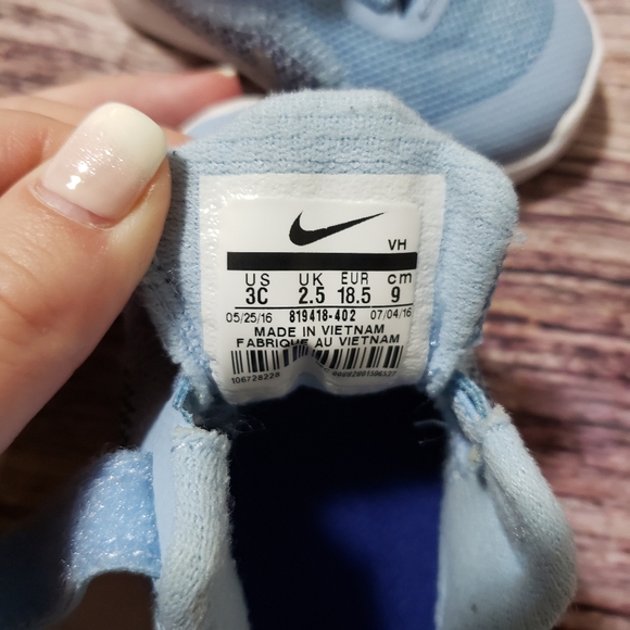 Nike Revolution Sz 3 - Picture 6 of 7